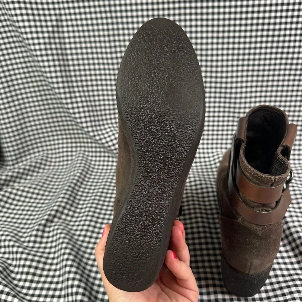 Moncler Brown Suede Wedge Apres Ski Winter Boots Buckle Women's EU 39 / US 9